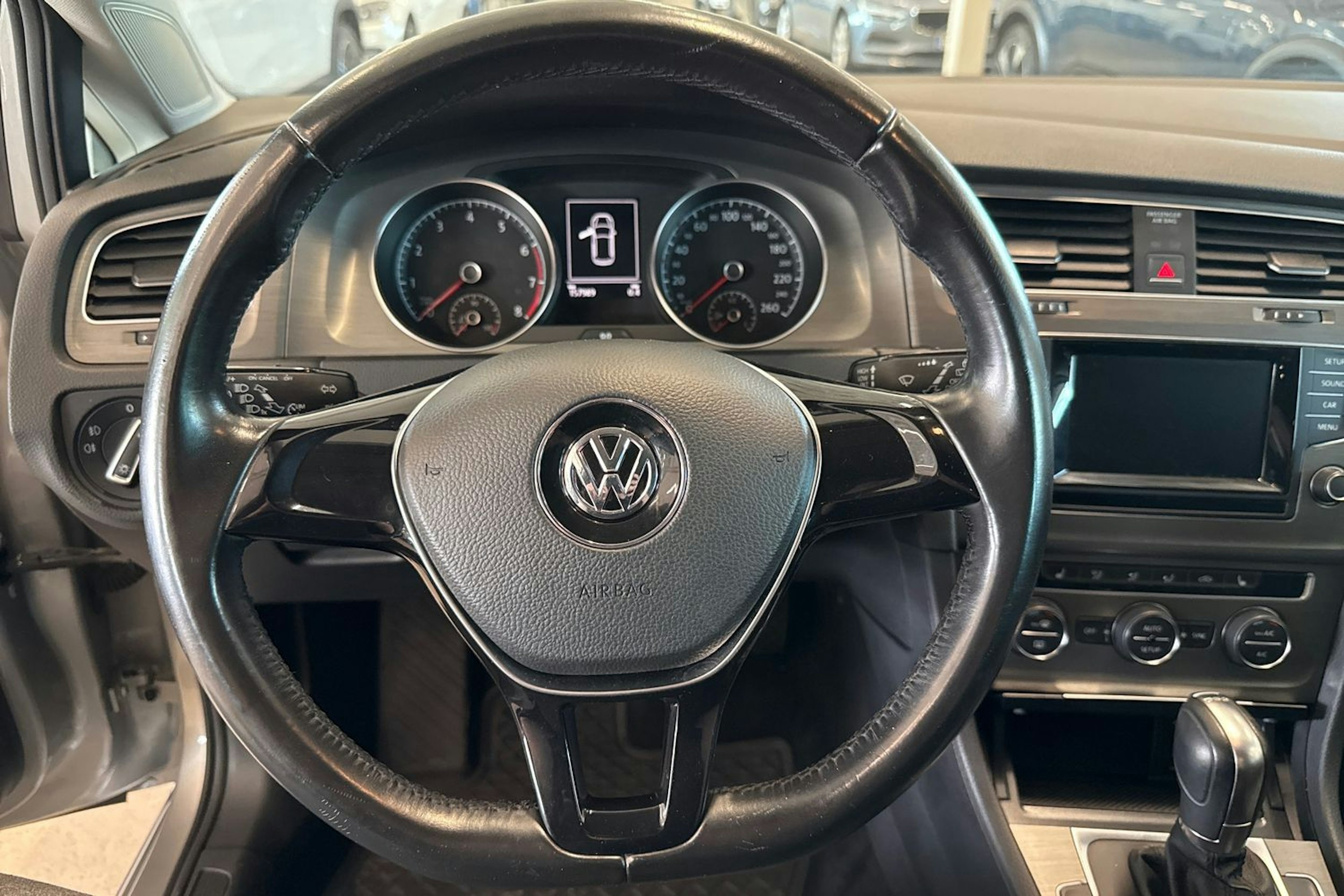 harmaa Volkswagen Golf 2013 kuva 17.