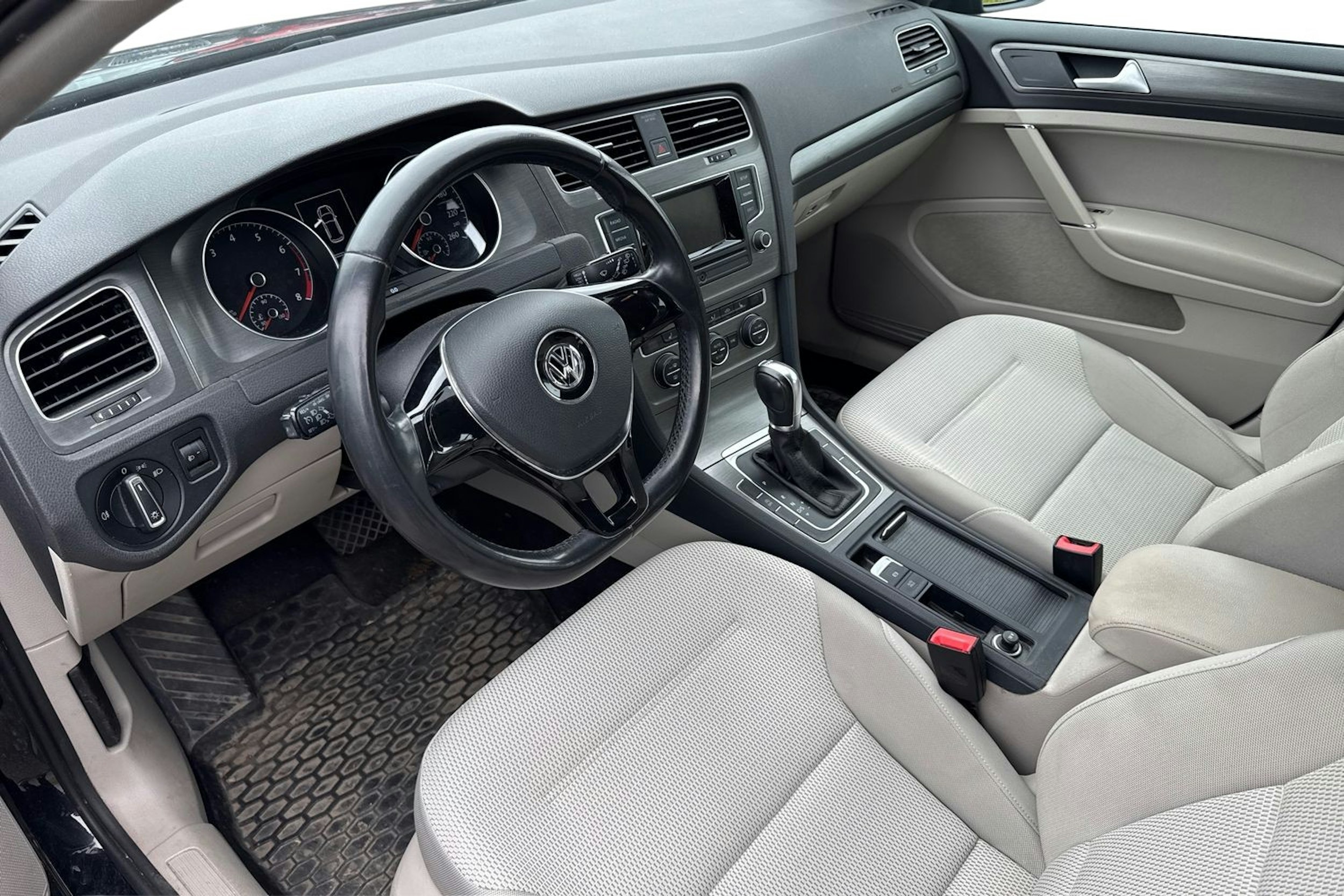 musta Volkswagen Golf 2013 kuva 3.