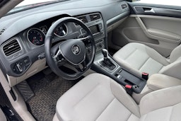 musta Volkswagen Golf 2013 kuva 3.