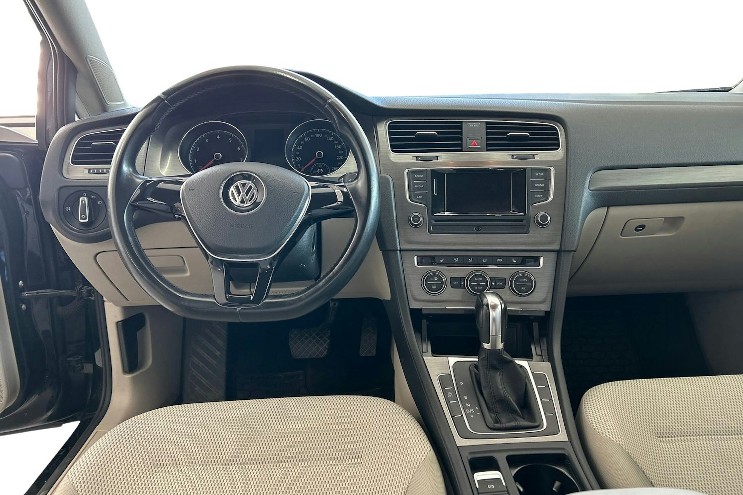 musta Volkswagen Golf 2013 kuva 9.