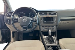 musta Volkswagen Golf 2013 kuva 9.