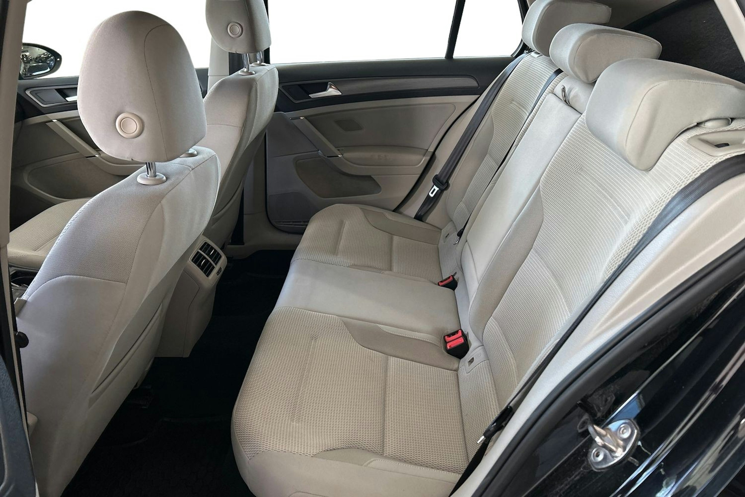 musta Volkswagen Golf 2013 kuva 10.