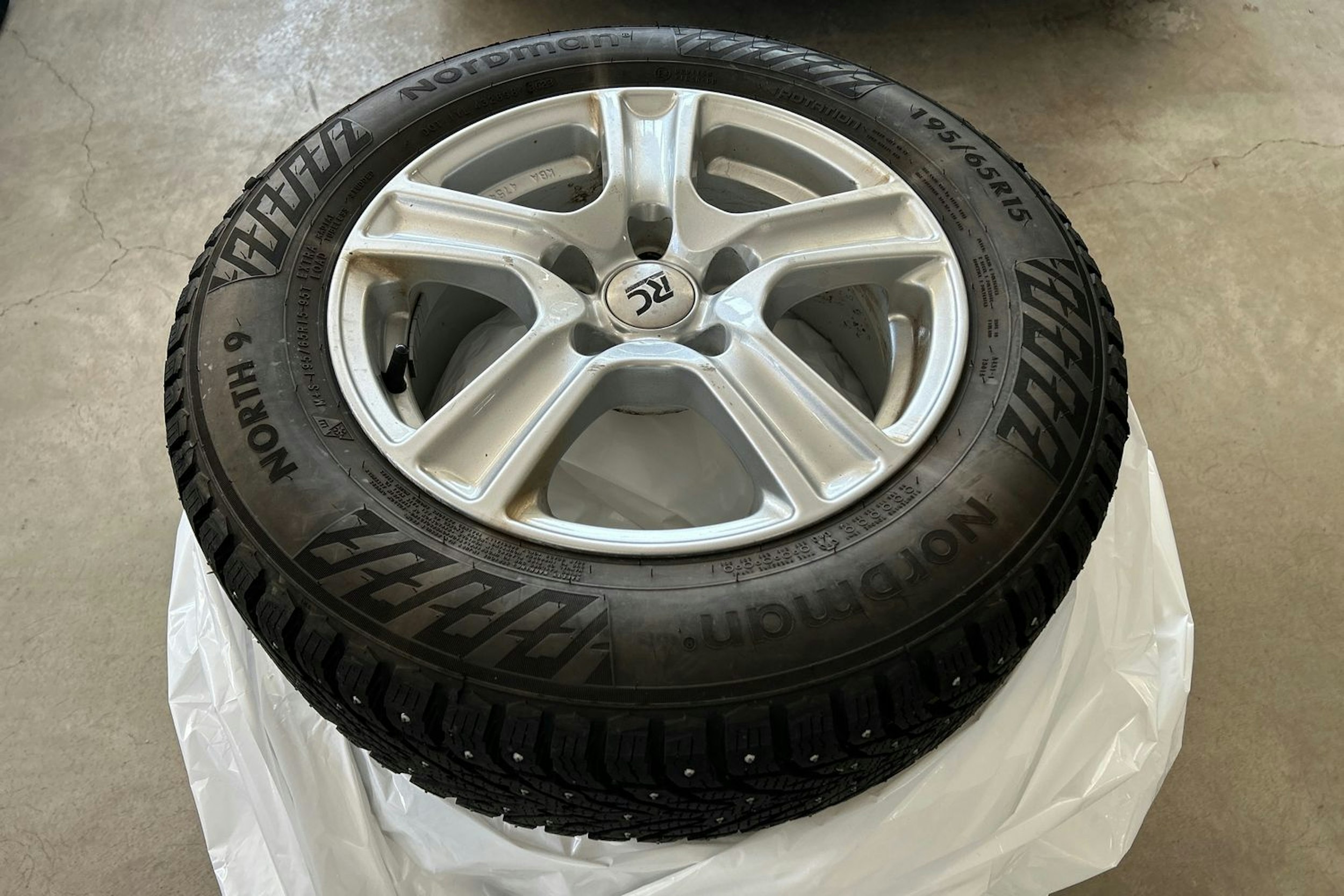 musta Volkswagen Golf 2013 kuva 13.