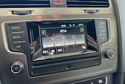musta Volkswagen Golf 2013 kuva 17.