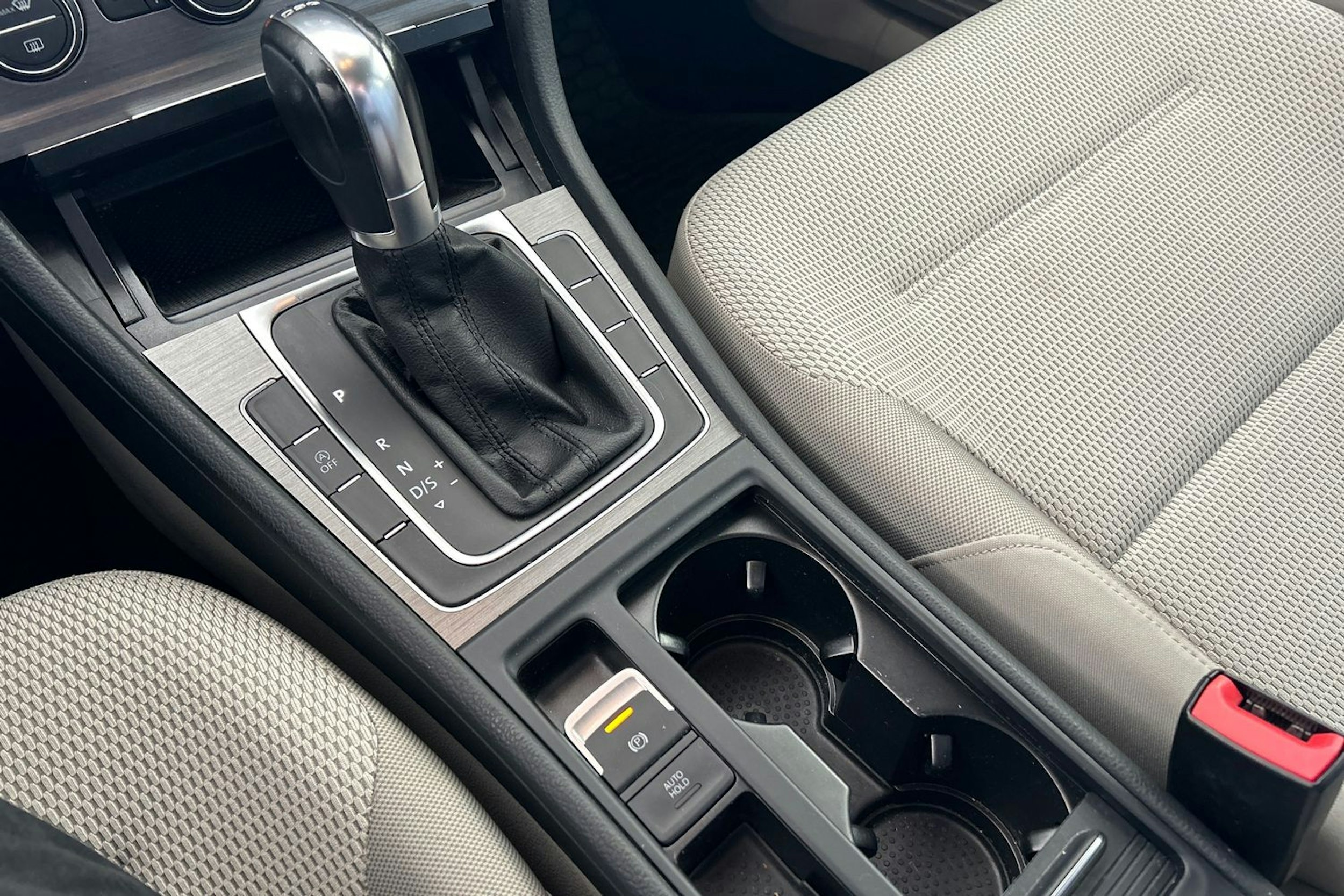musta Volkswagen Golf 2013 kuva 19.