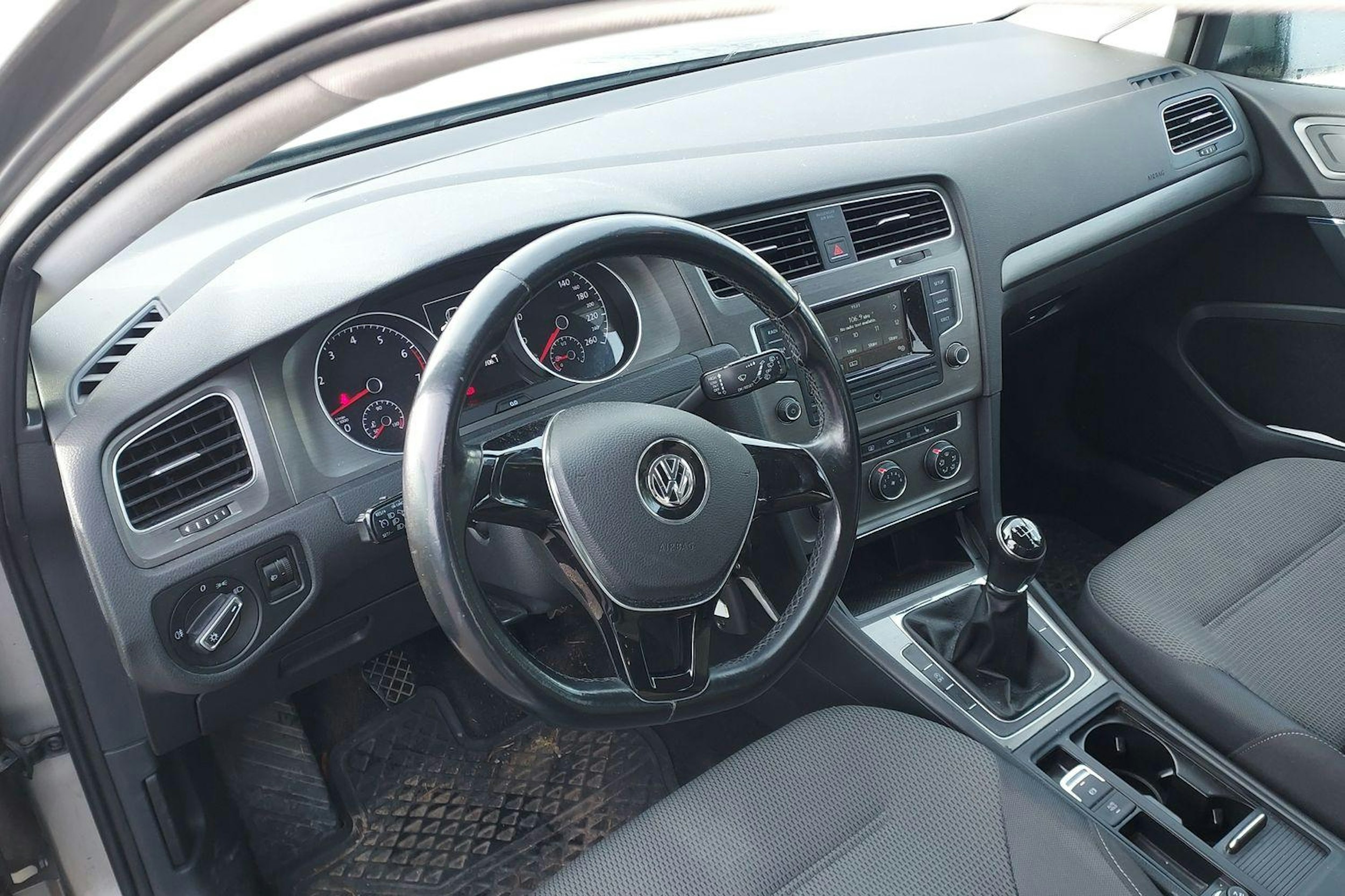 harmaa Volkswagen Golf 2013 kuva 3.