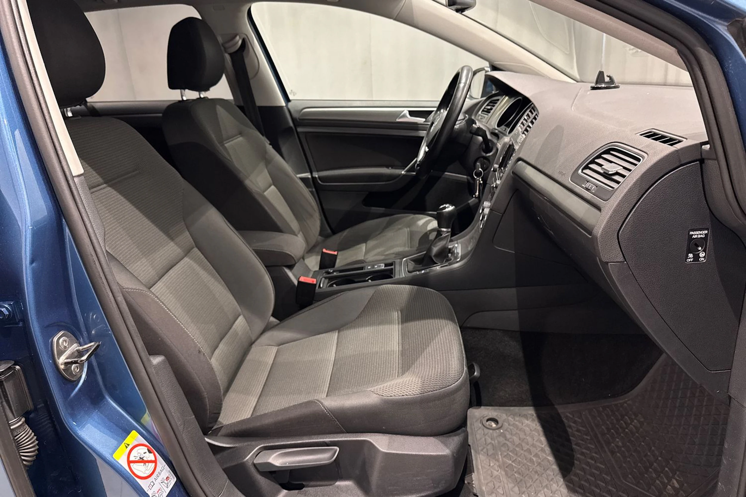 sininen Volkswagen Golf 2013 kuva 13.