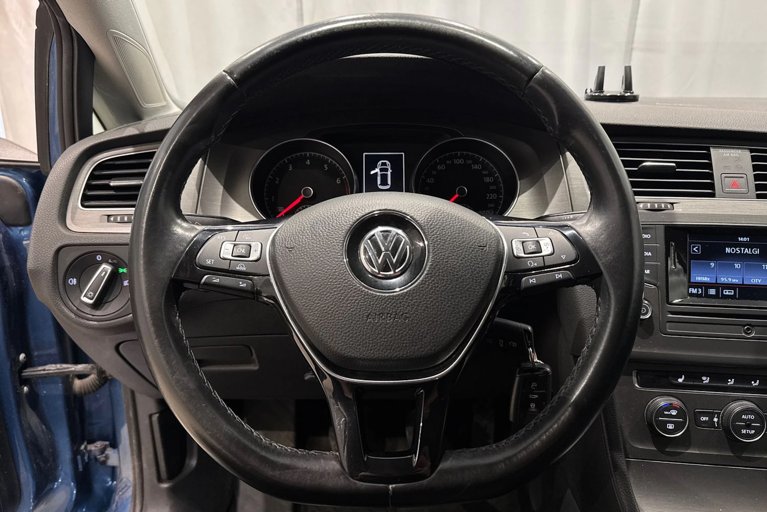 sininen Volkswagen Golf 2013 kuva 14.