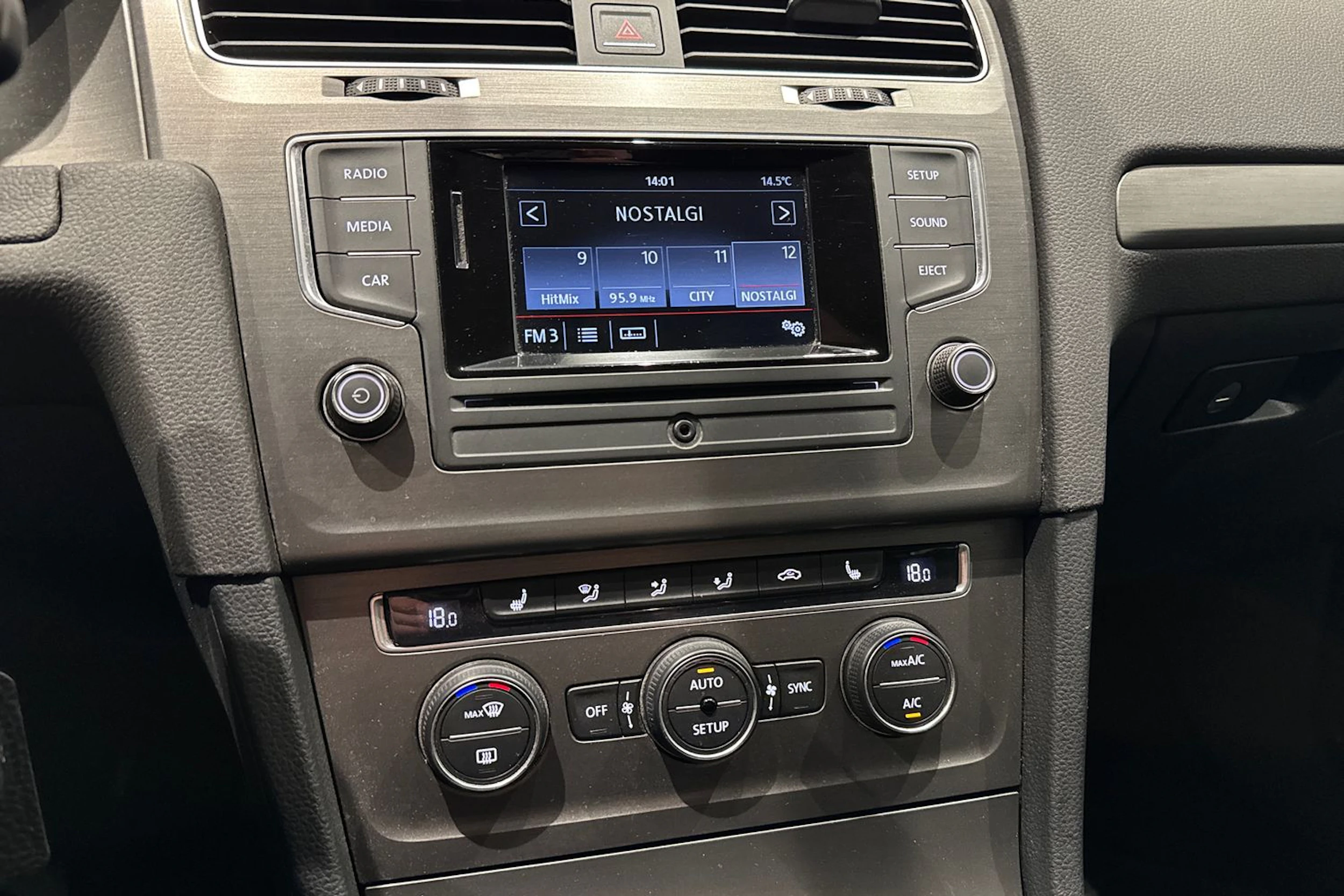 sininen Volkswagen Golf 2013 kuva 16.