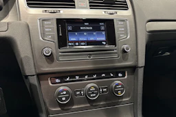 sininen Volkswagen Golf 2013 kuva 16.