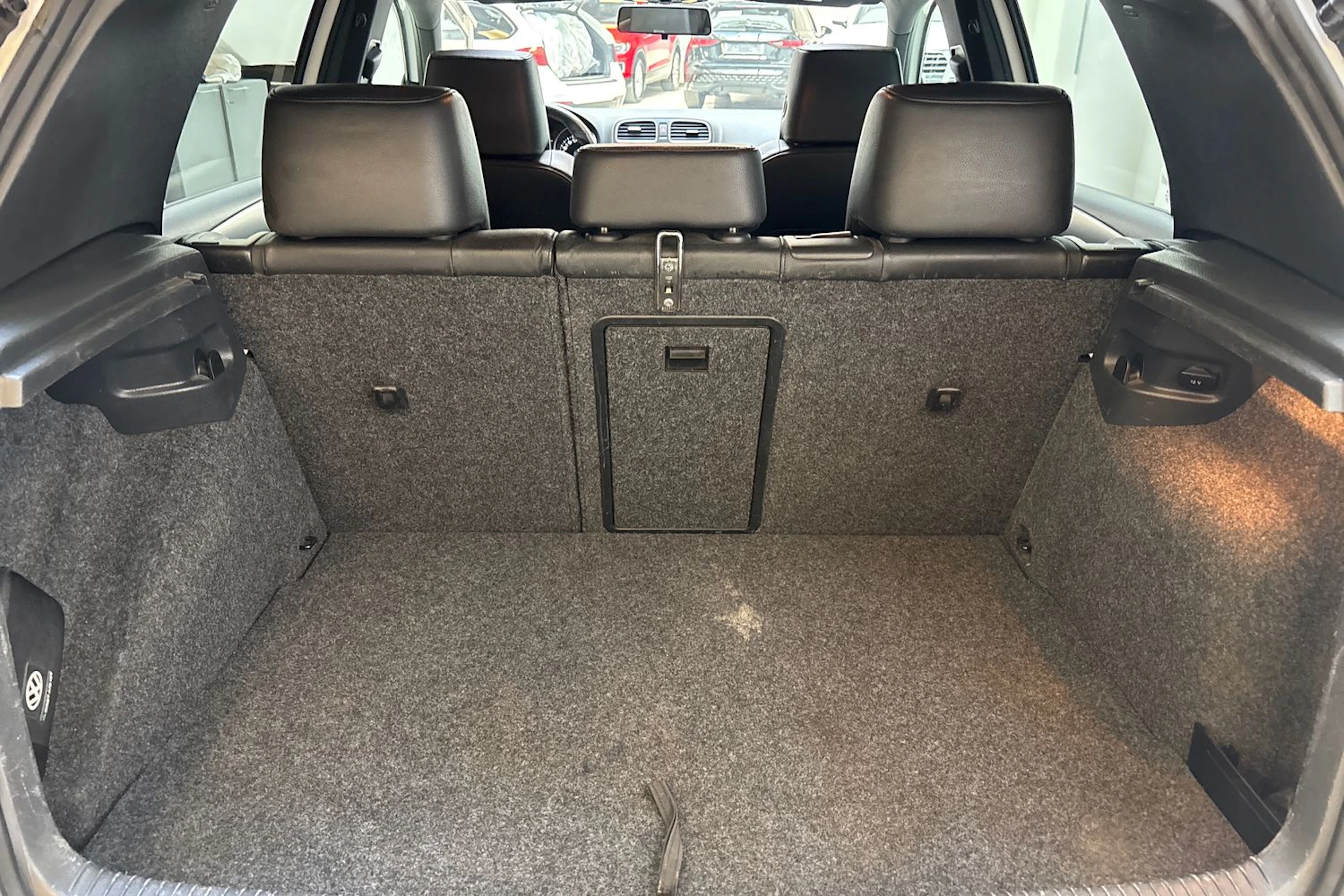 Valkoinen Volkswagen GOLF 2013 kuva 15.