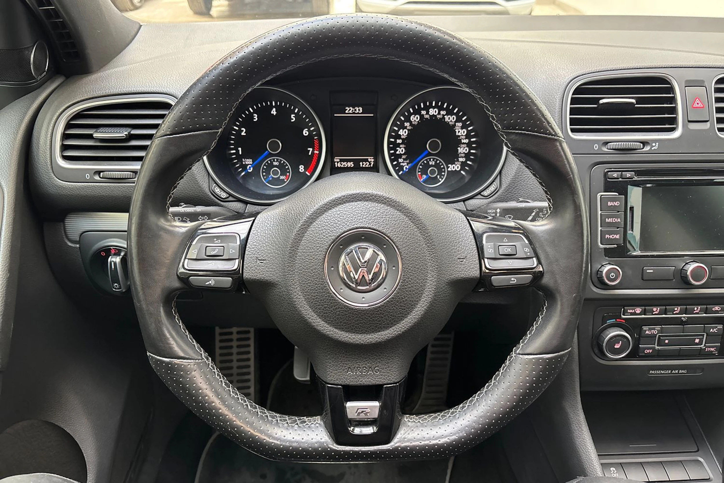 Valkoinen Volkswagen GOLF 2013 kuva 18.