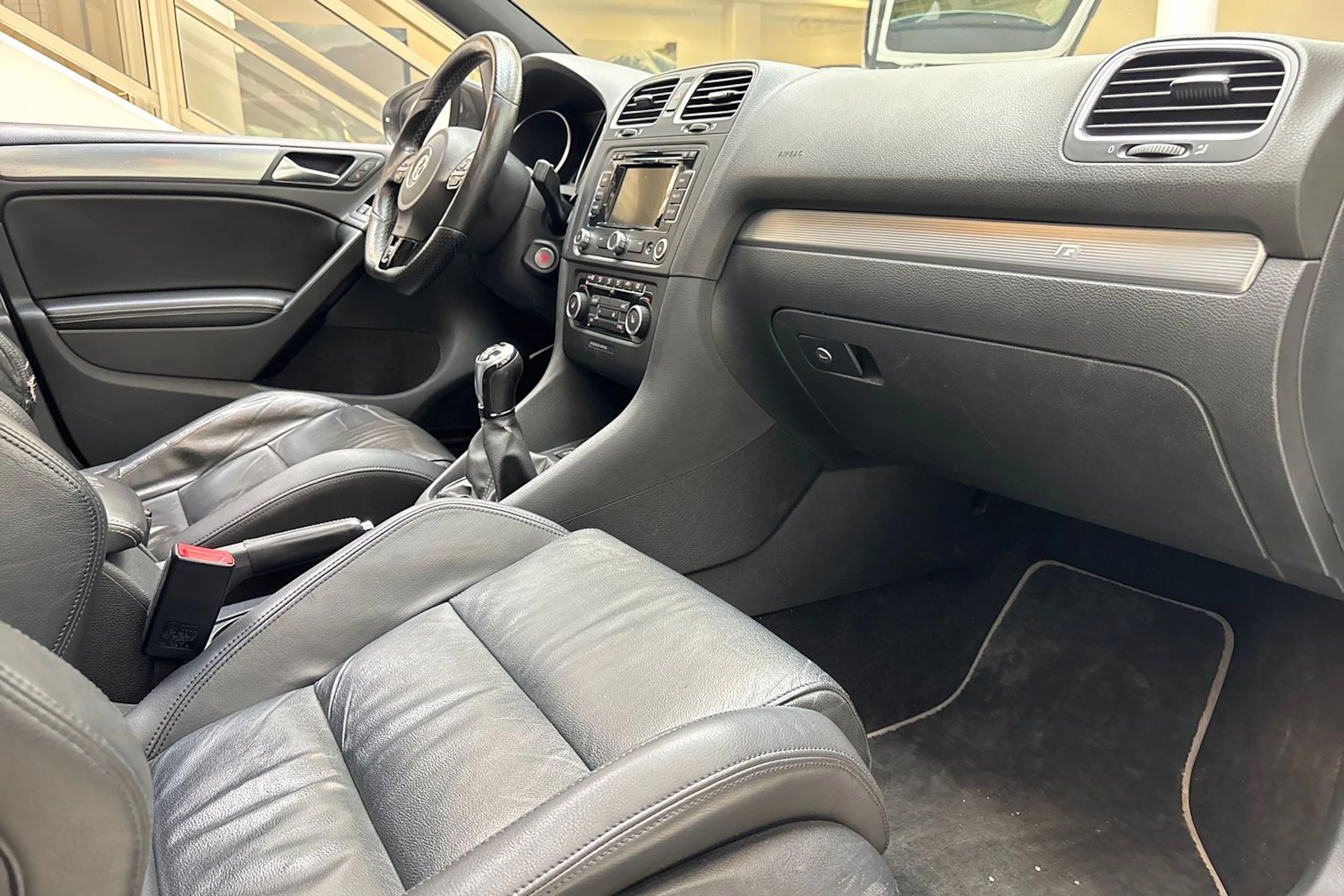Valkoinen Volkswagen GOLF 2013 kuva 22.