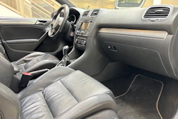 Valkoinen Volkswagen GOLF 2013 kuva 22.