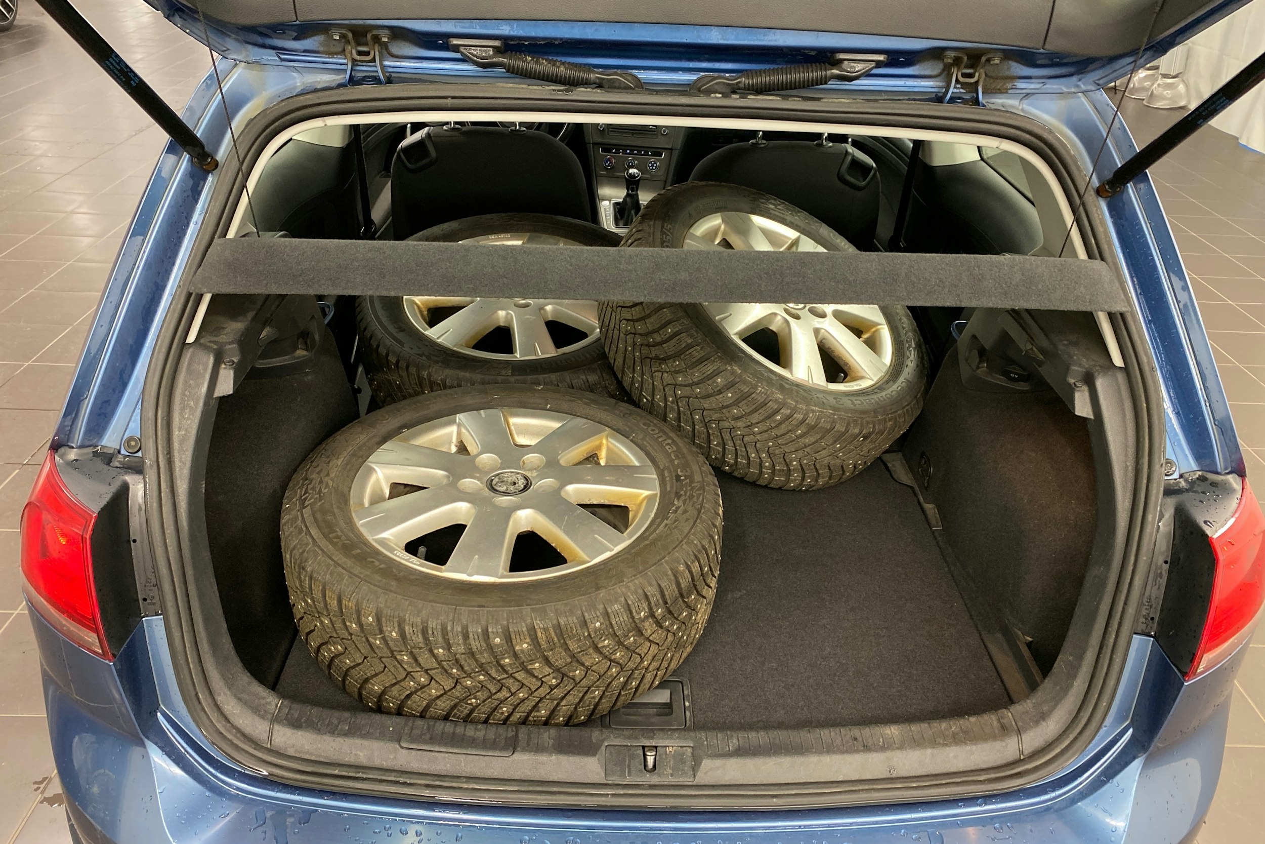 sininen Volkswagen Golf 2013 kuva 11.