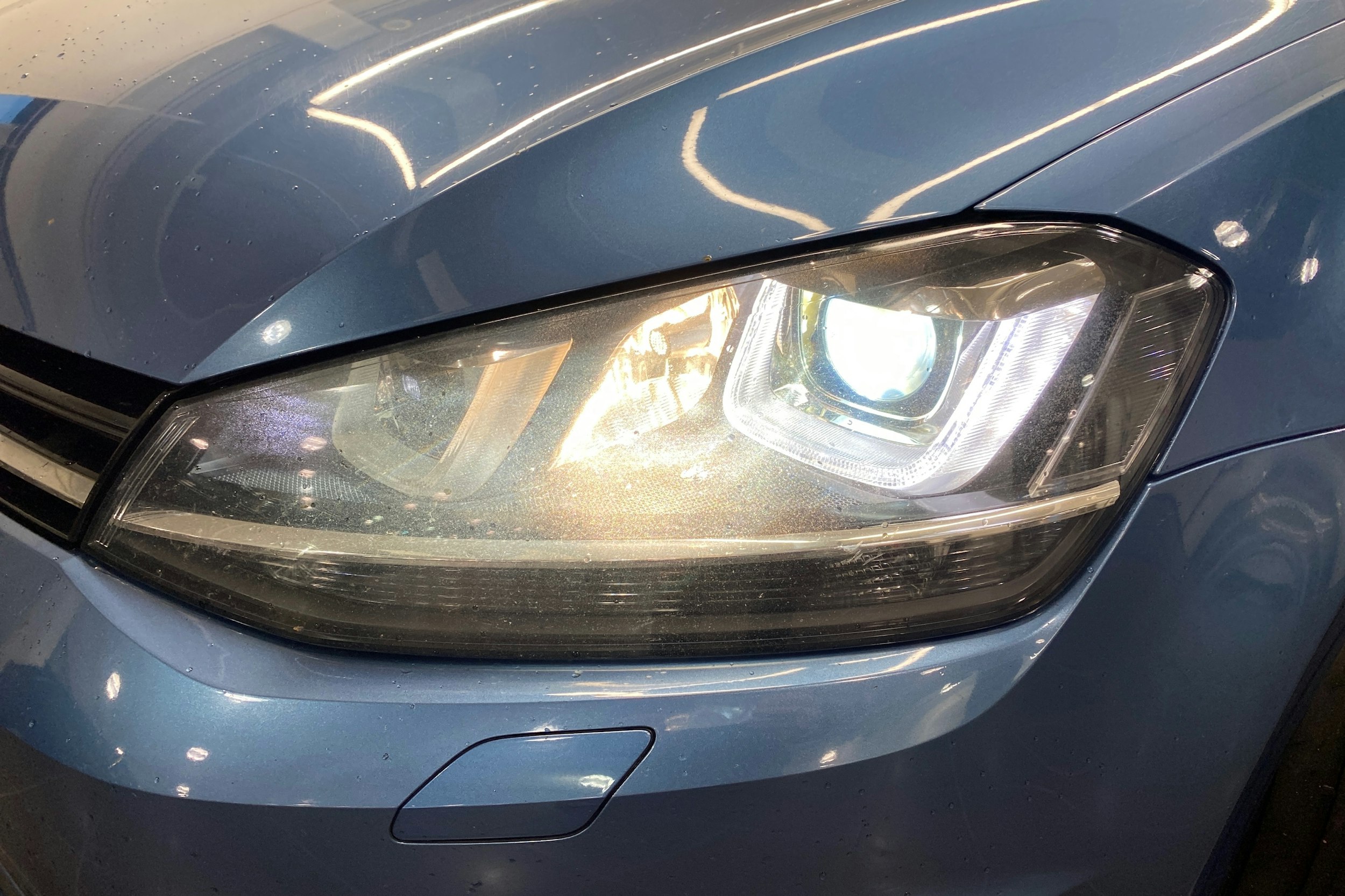 sininen Volkswagen Golf 2013 kuva 17.