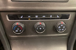 sininen Volkswagen Golf 2013 kuva 20.