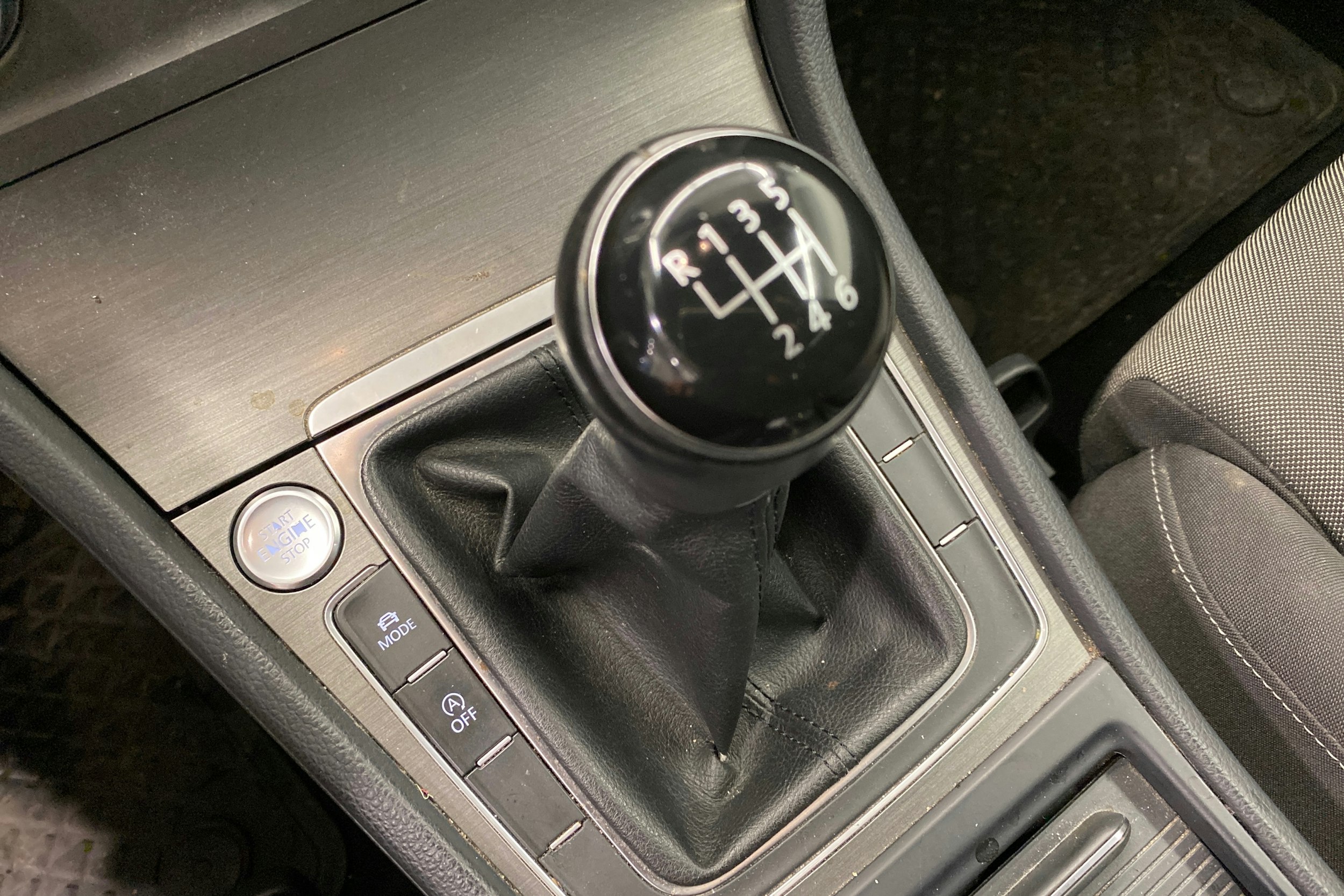 sininen Volkswagen Golf 2013 kuva 21.