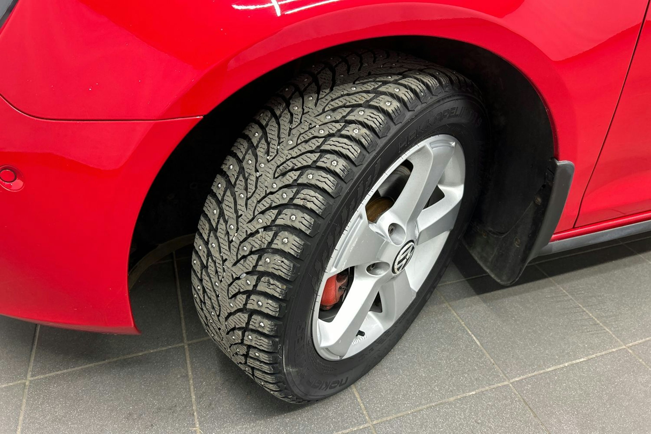 punainen Volkswagen Golf 2013 kuva 13.