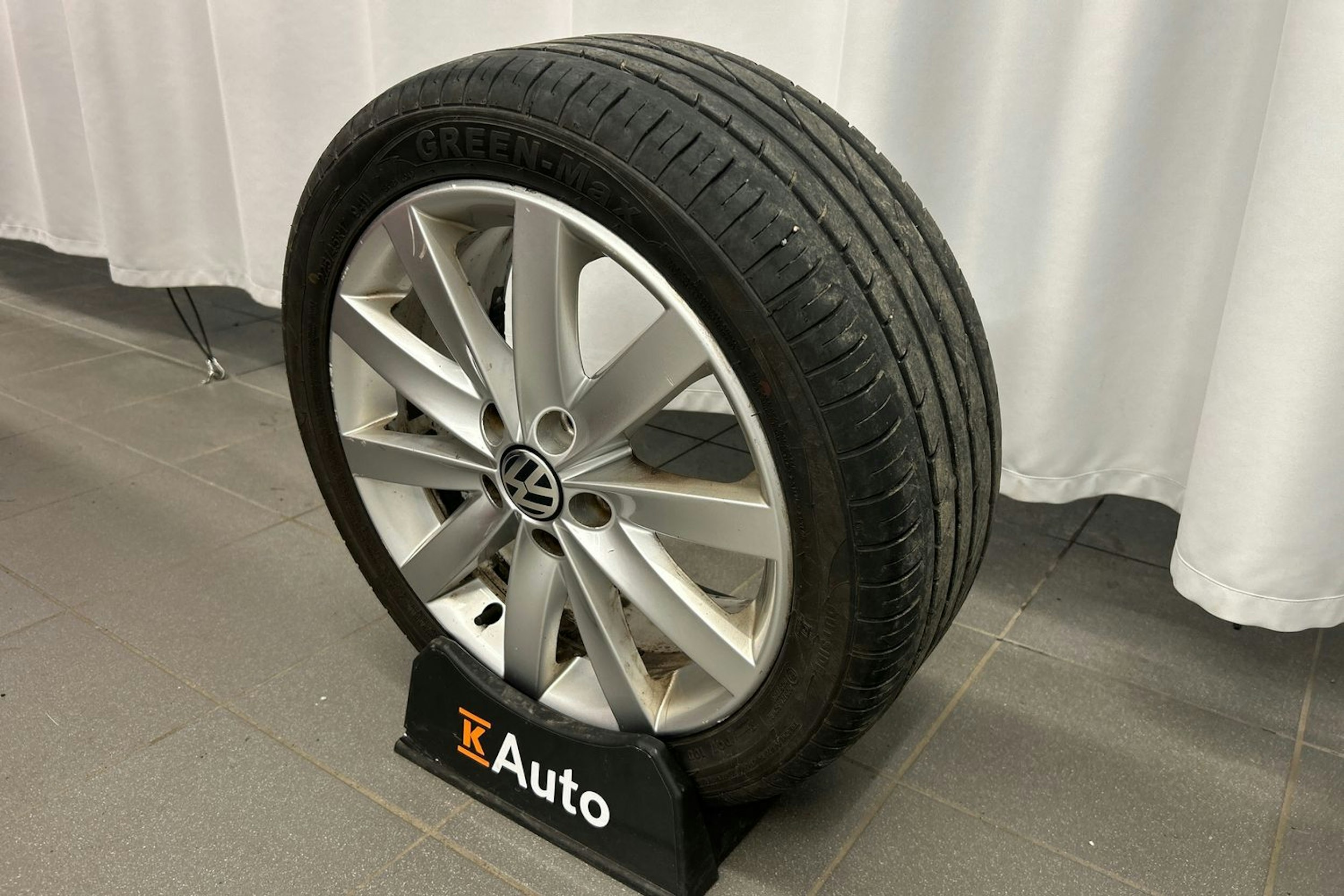 punainen Volkswagen Golf 2013 kuva 16.