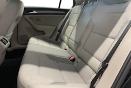 musta Volkswagen Golf 2013 kuva 8.