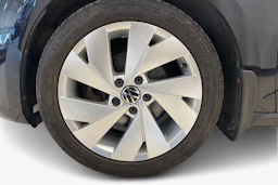 musta Volkswagen Golf 2013 kuva 9.