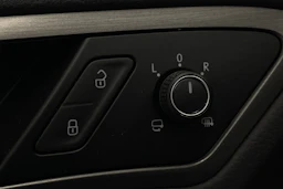 musta Volkswagen Golf 2013 kuva 12.