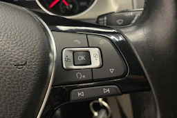 musta Volkswagen Golf 2013 kuva 15.