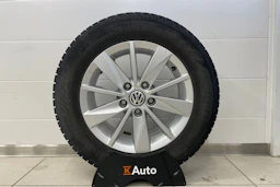 musta Volkswagen Golf 2013 kuva 21.