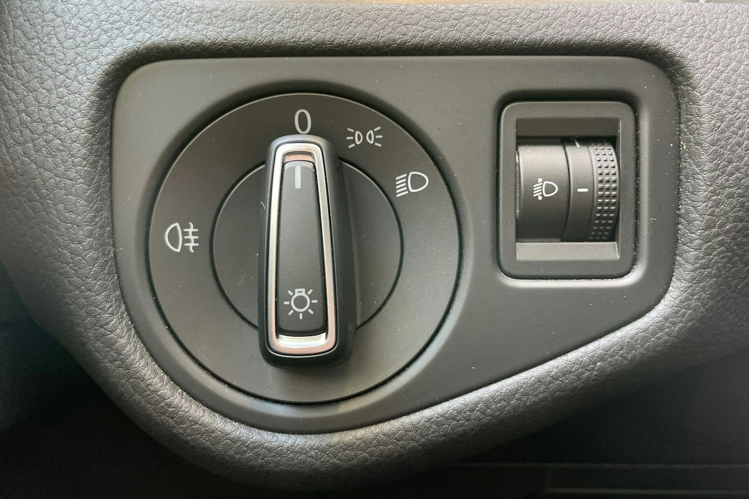harmaa Volkswagen Golf 2013 kuva 17.