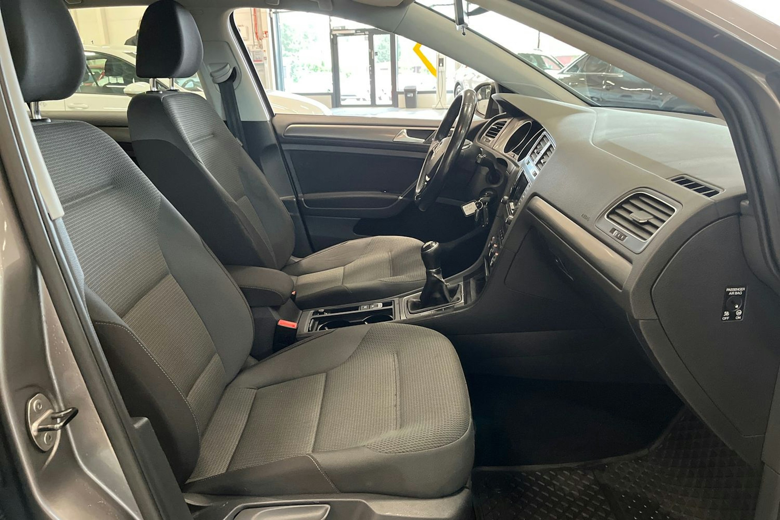 met. harmaa Volkswagen Golf 2013 kuva 12.