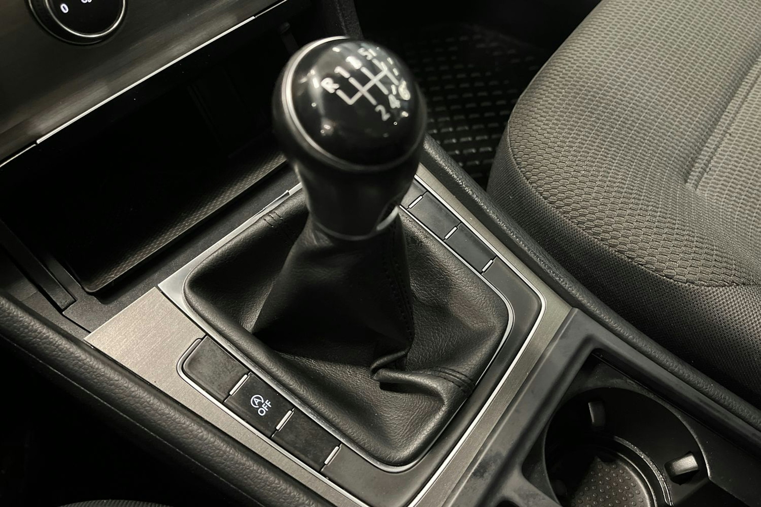 met. harmaa Volkswagen Golf 2013 kuva 17.