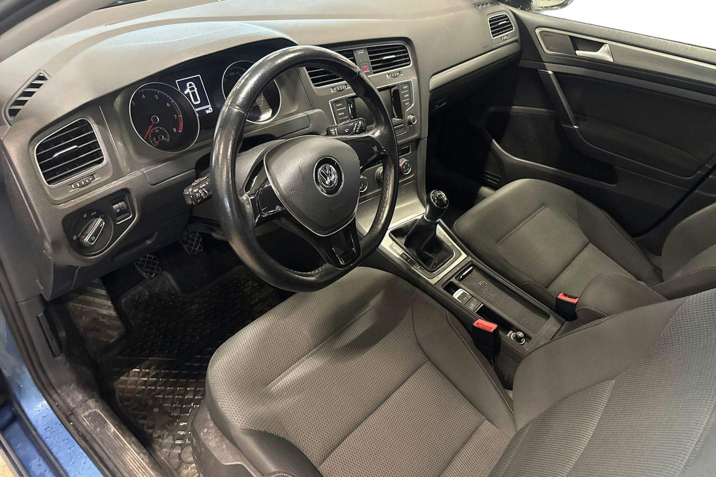 sininen Volkswagen Golf 2013 kuva 3.