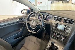 sininen Volkswagen Golf 2013 kuva 17.