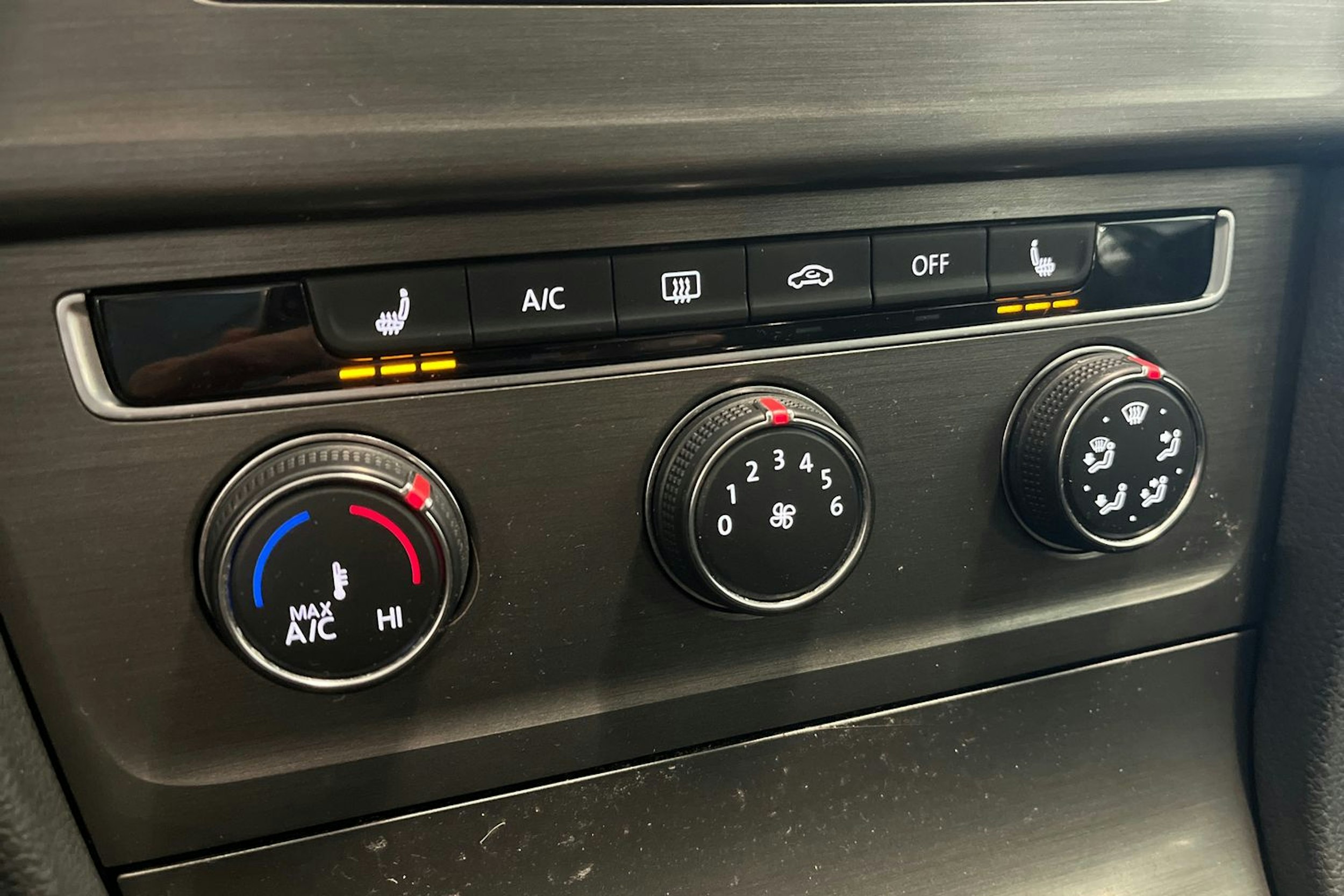 sininen Volkswagen Golf 2013 kuva 22.