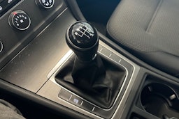 sininen Volkswagen Golf 2013 kuva 23.