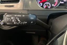 sininen Volkswagen Golf 2013 kuva 24.