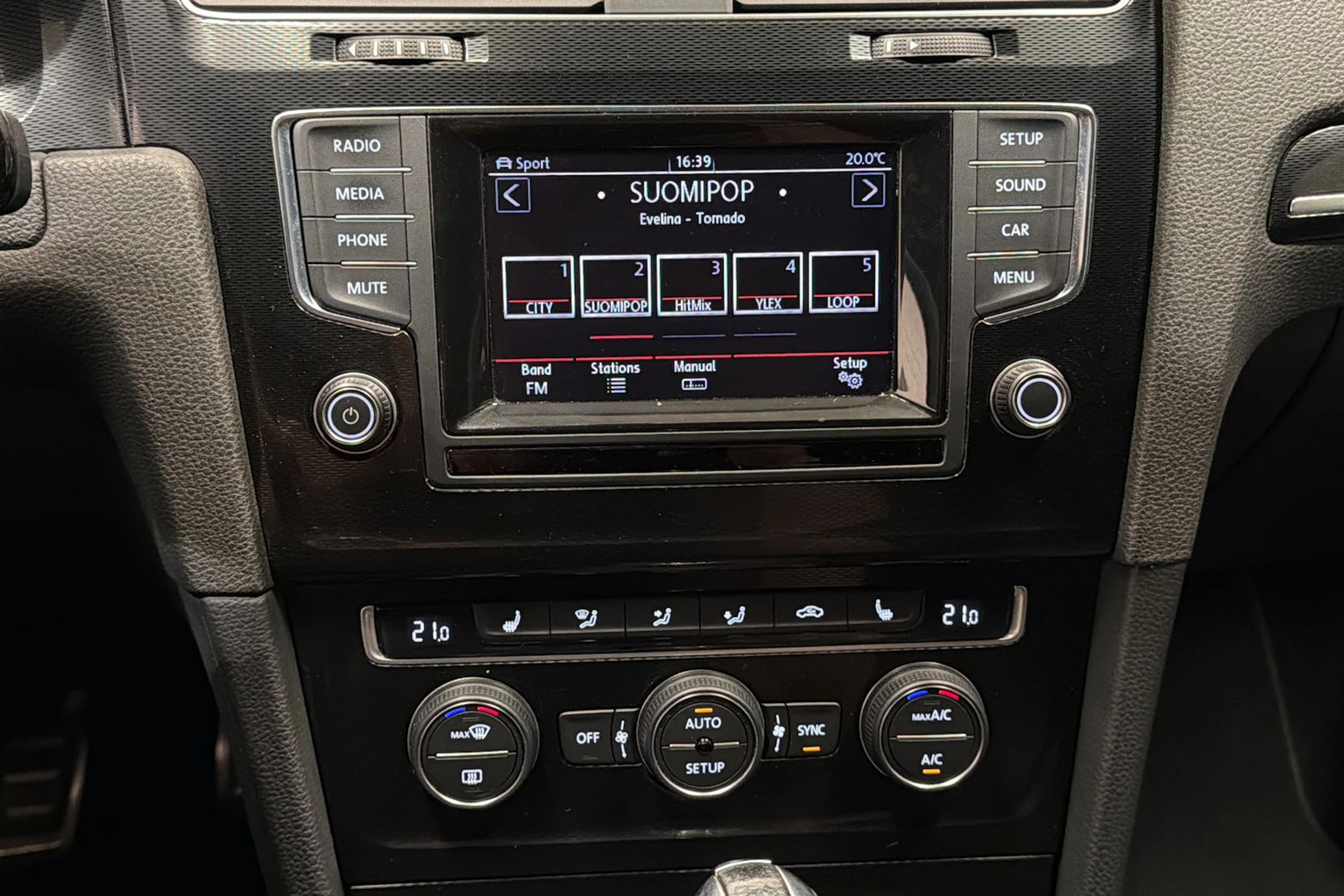 harmaa Volkswagen Golf 2014 kuva 16.