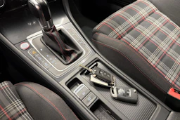 harmaa Volkswagen Golf 2014 kuva 18.