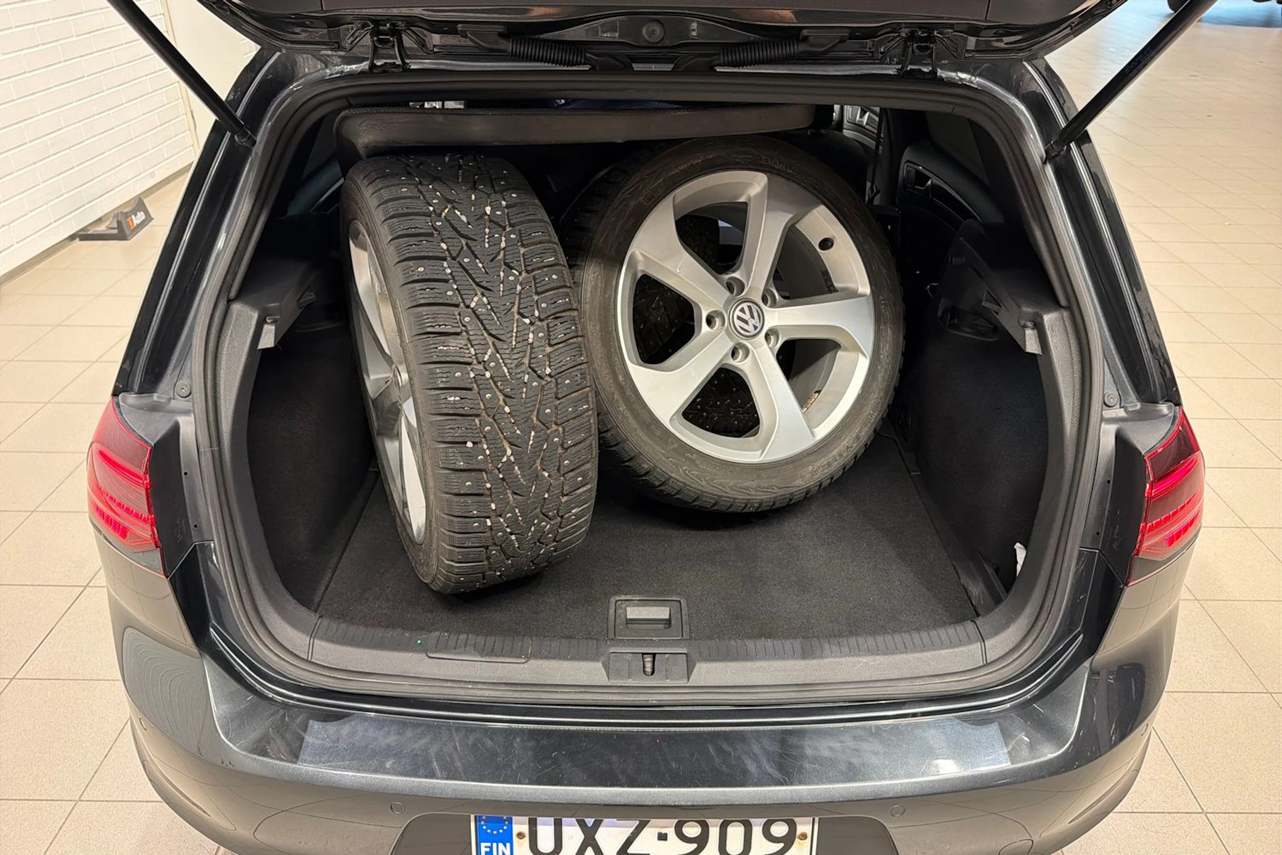 harmaa Volkswagen Golf 2014 kuva 19.