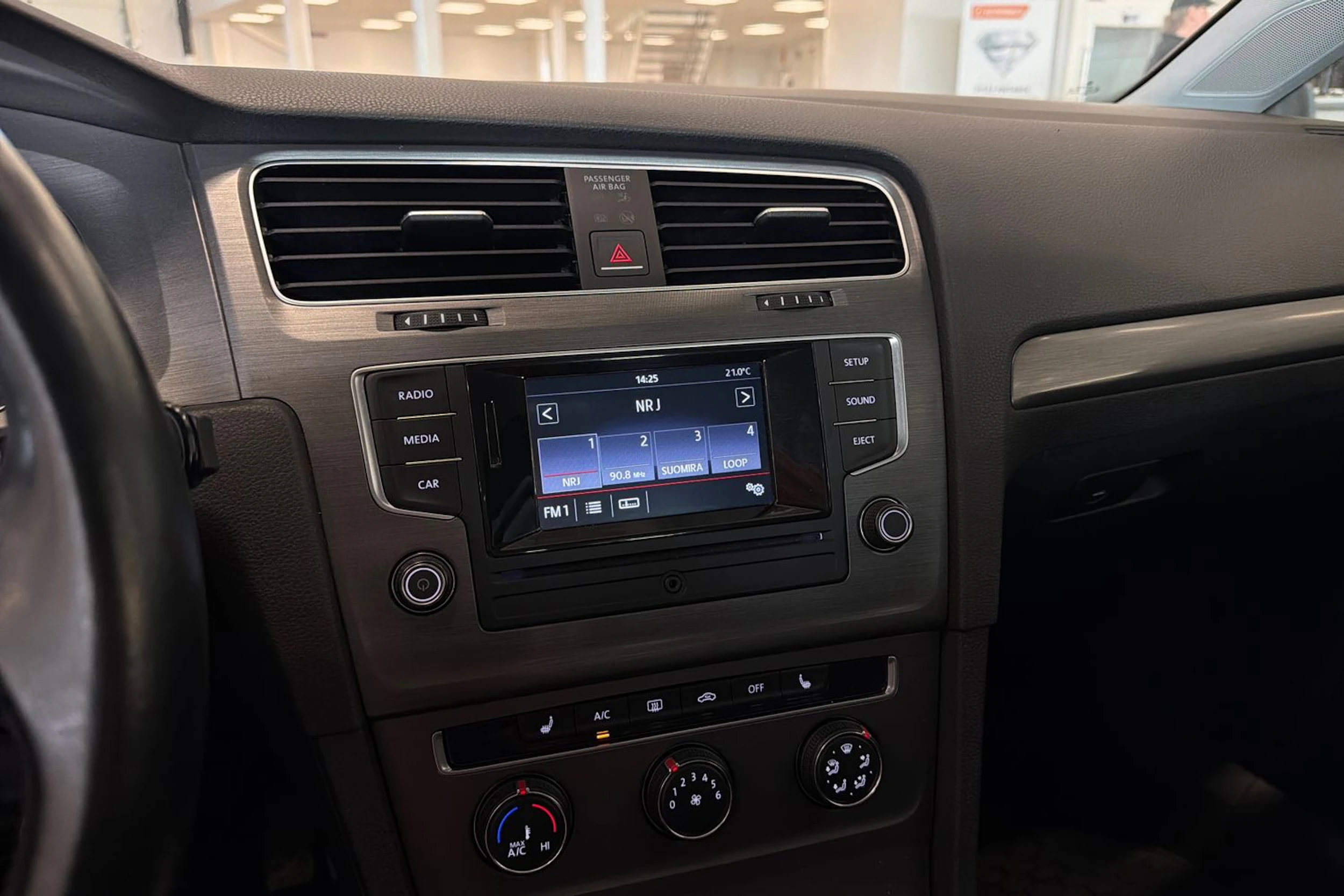 valkoinen Volkswagen Golf 2013 kuva 15.