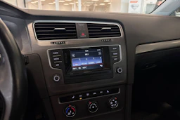 valkoinen Volkswagen Golf 2013 kuva 15.