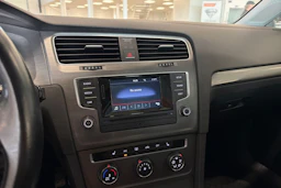 valkoinen Volkswagen Golf 2013 kuva 16.