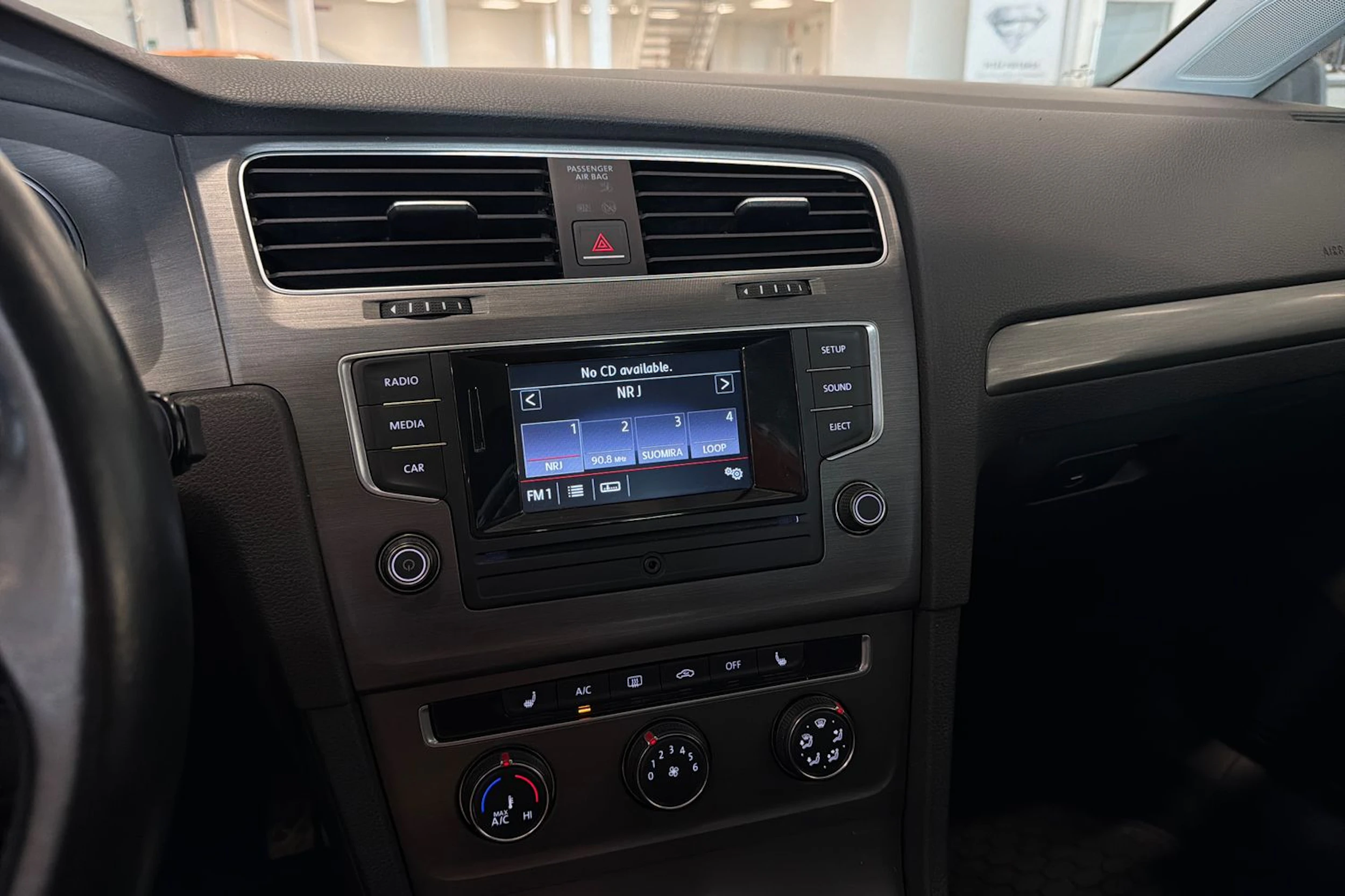 valkoinen Volkswagen Golf 2013 kuva 17.