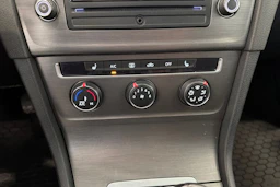 valkoinen Volkswagen Golf 2013 kuva 18.