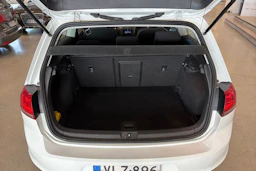 valkoinen Volkswagen Golf 2013 kuva 21.
