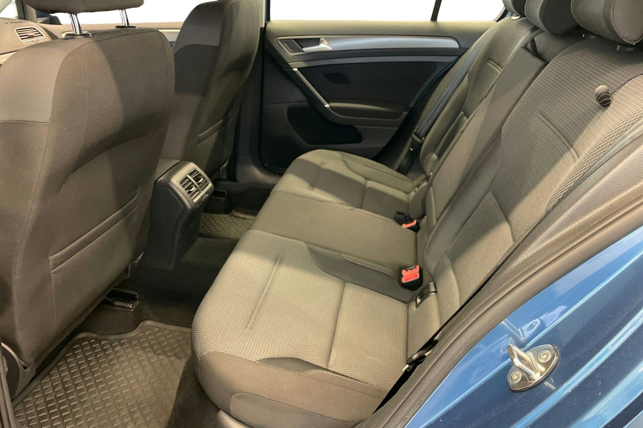 sininen Volkswagen Golf 2013 kuva 10.