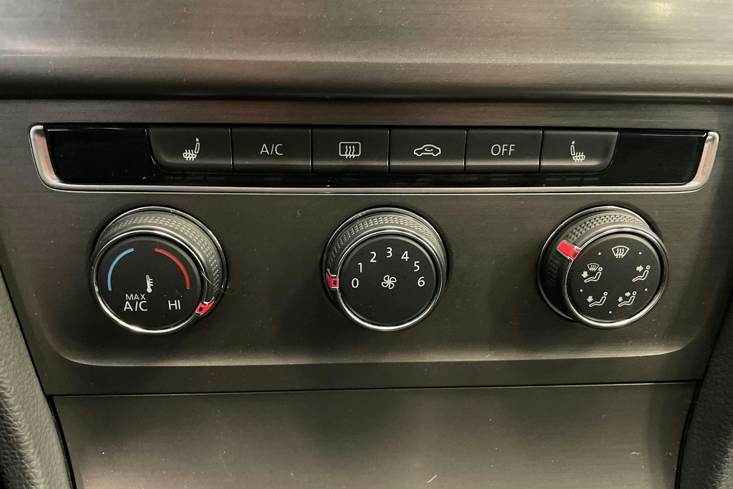 sininen Volkswagen Golf 2013 kuva 17.