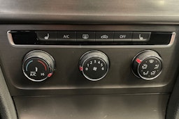 sininen Volkswagen Golf 2013 kuva 17.