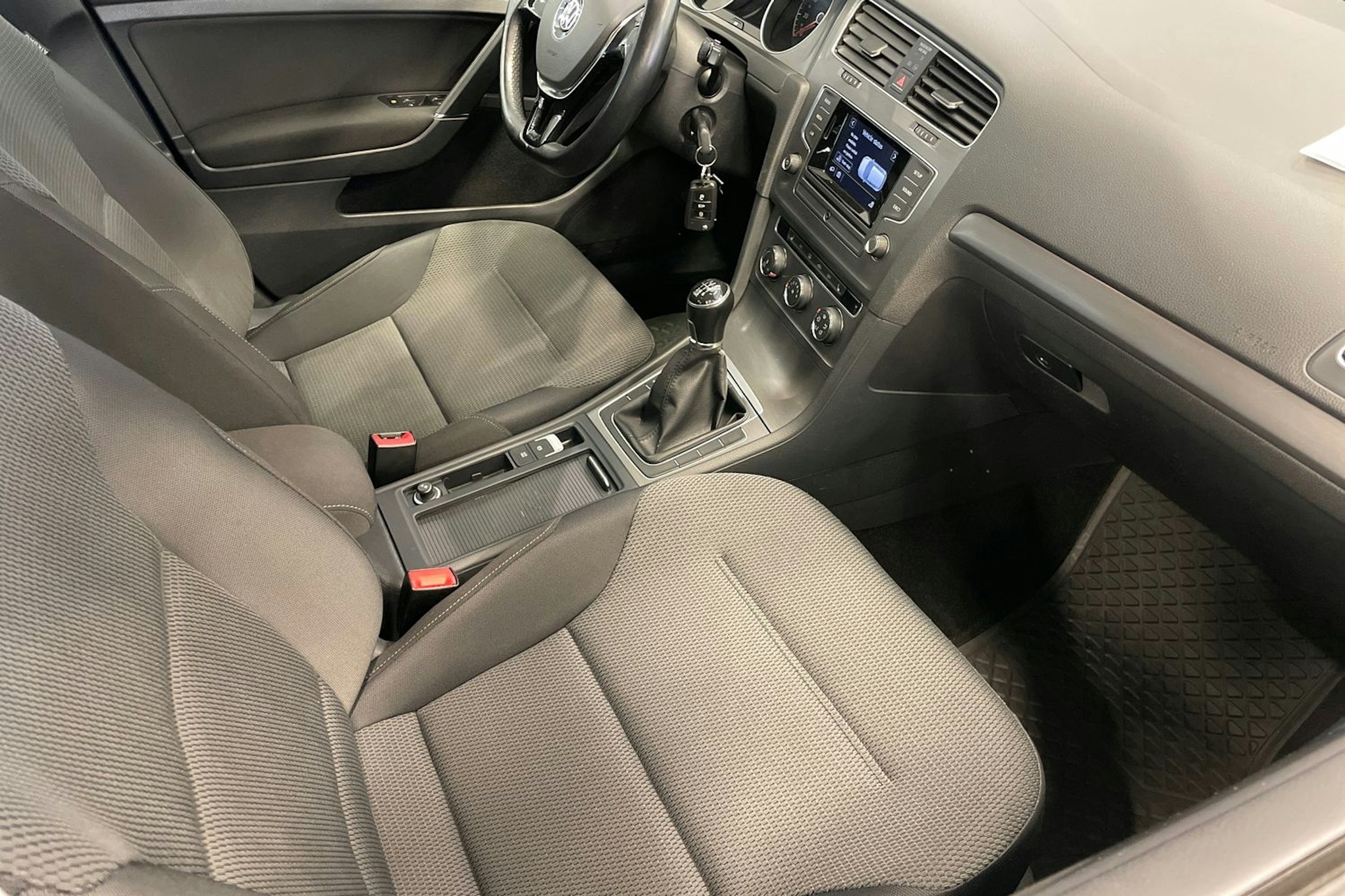 sininen Volkswagen Golf 2013 kuva 18.